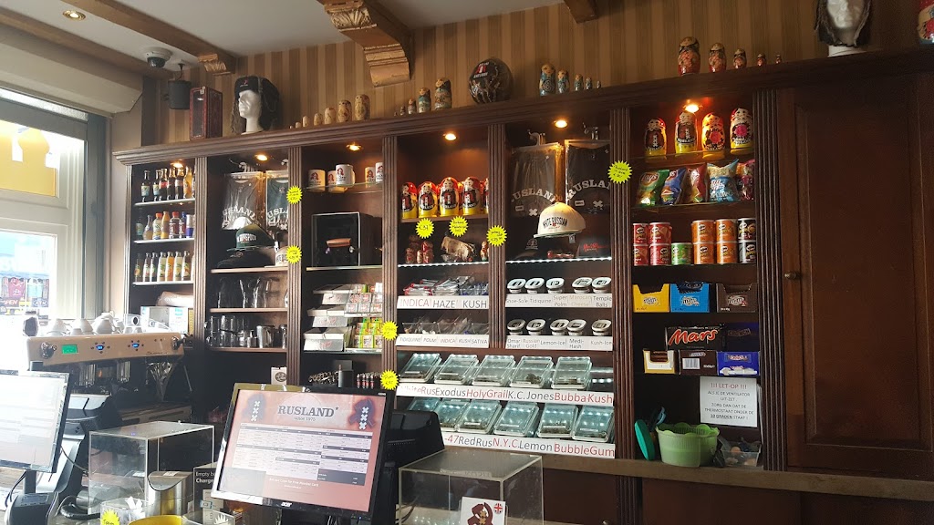 Coffeeshop The Plug 3 | Rusland 16, 1012 CL Amsterdam, Netherlands | Phone: 020 845 6434