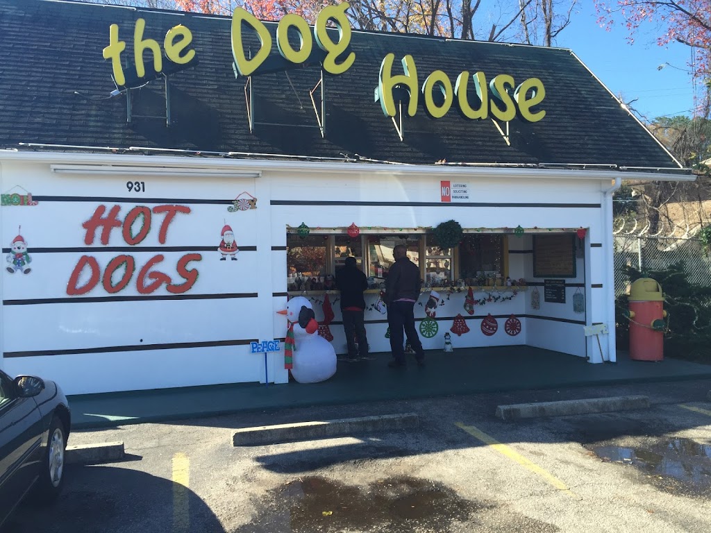 The Dog House | 931 N Miami Blvd, Durham, NC 27703, USA | Phone: (919) 682-3109