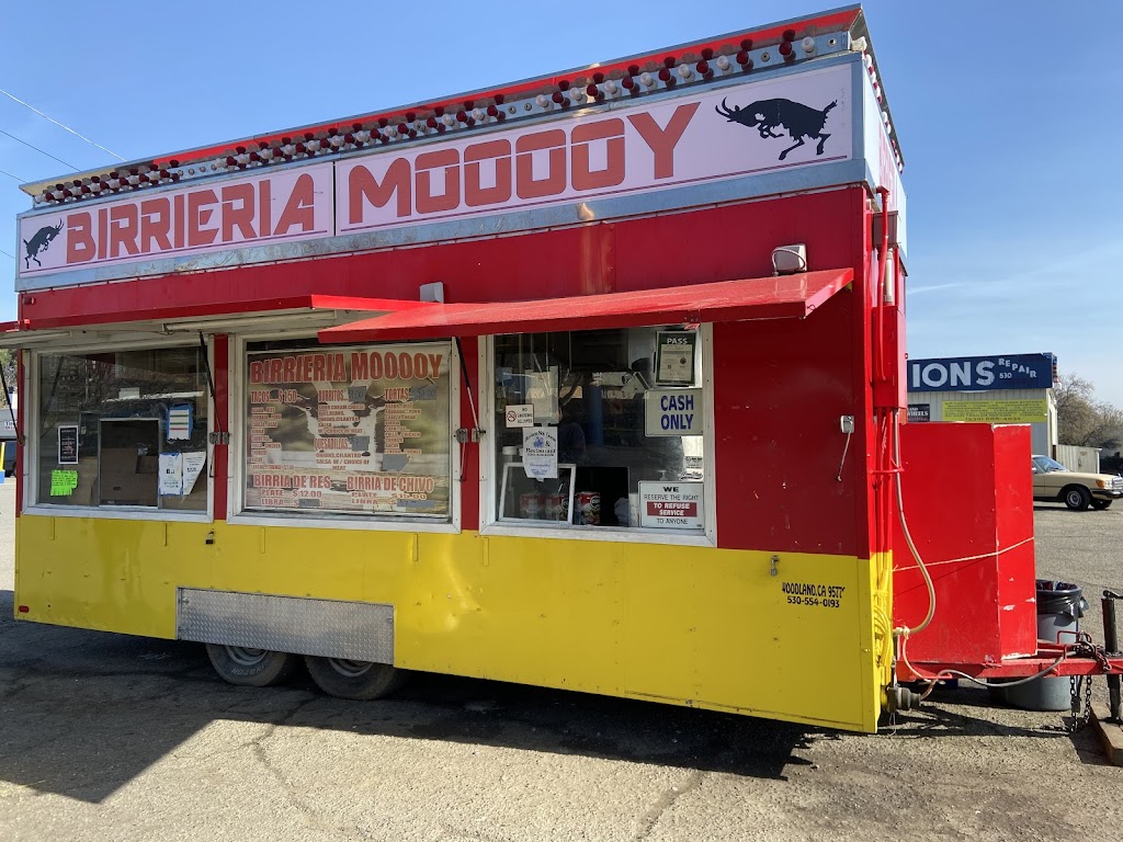 Birrieria Mooooy | 801 East St, Woodland, CA 95776, USA | Phone: (530) 554-0193