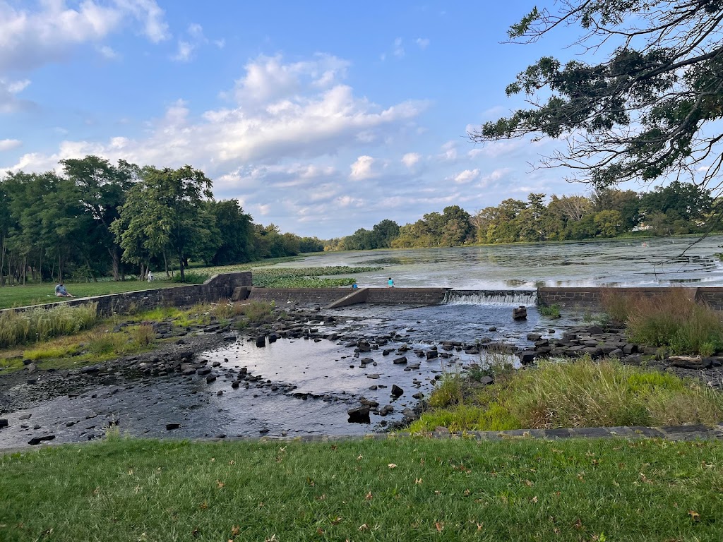 Silver Lake Nature Center | 1306 Bath Rd, Bristol, PA 19007, USA | Phone: (215) 785-1177