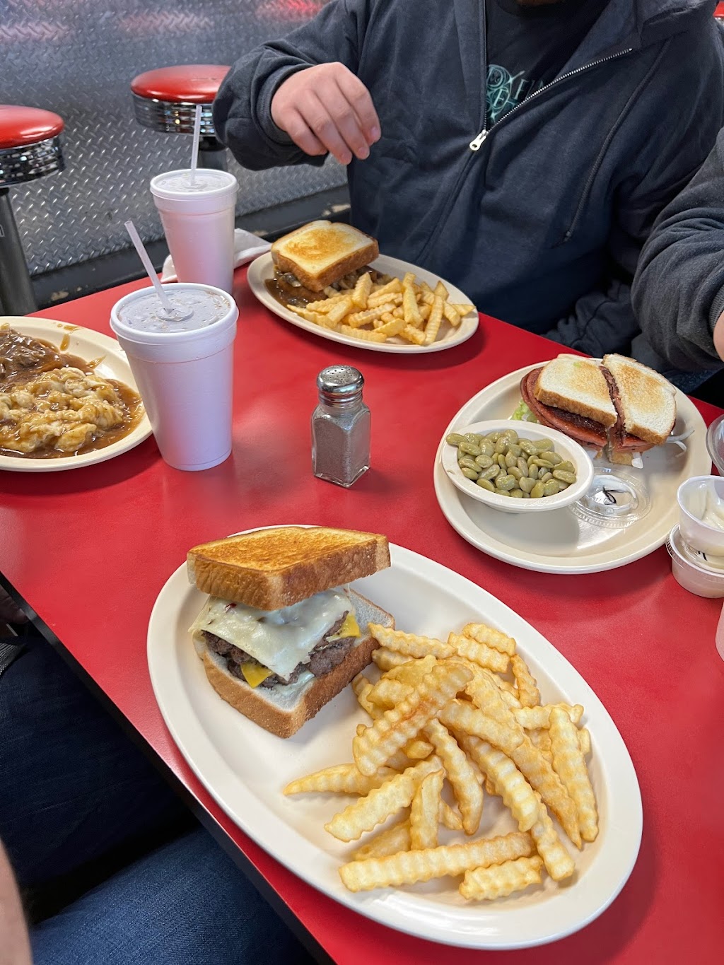 Cliffside Diner | 175 Old Lawrenceburg Rd, Frankfort, KY 40601, USA | Phone: (502) 352-2454