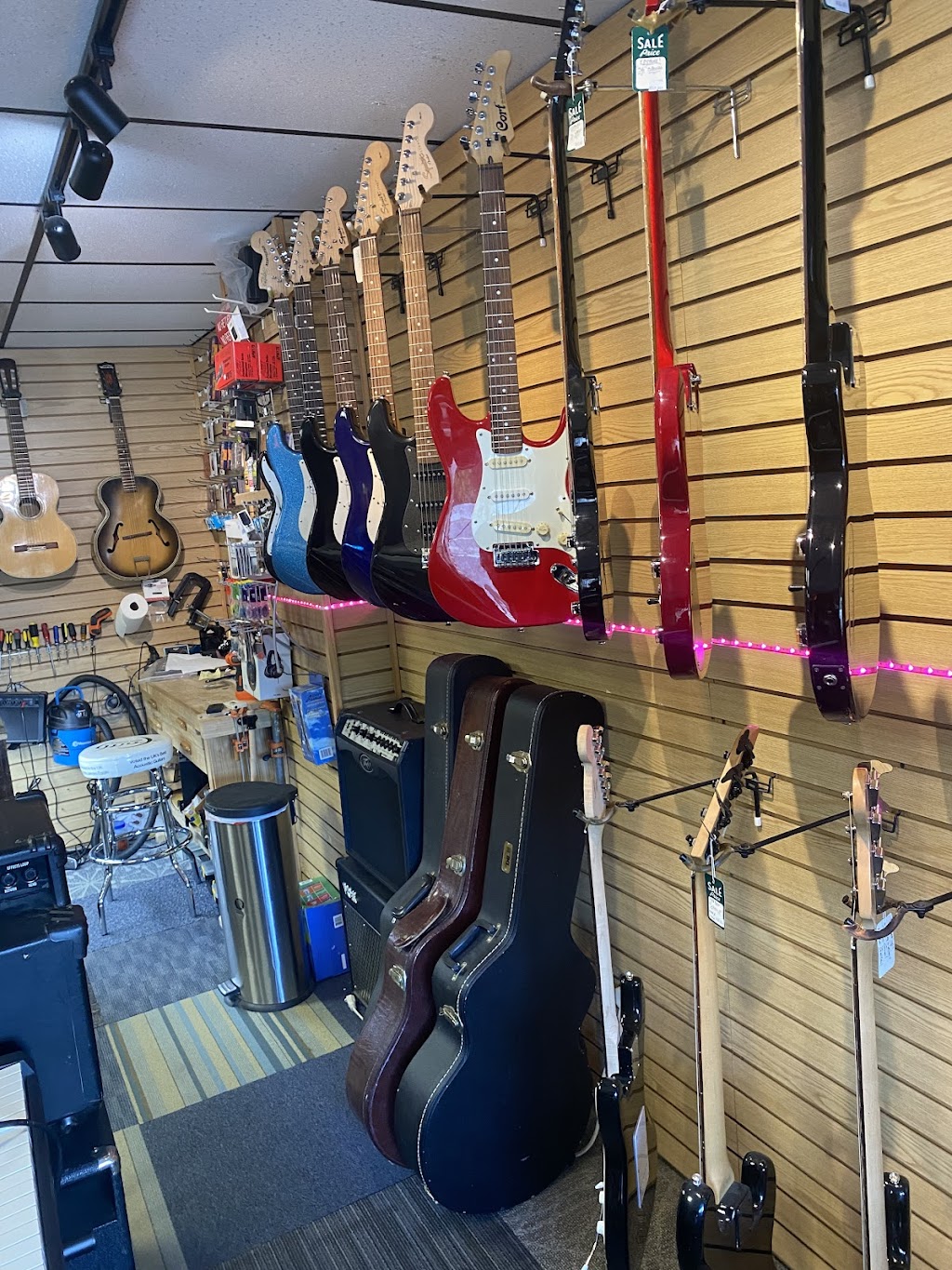 The Guitar Shop | 5985 US-9, Howell Township, NJ 07731, USA | Phone: (732) 942-9500