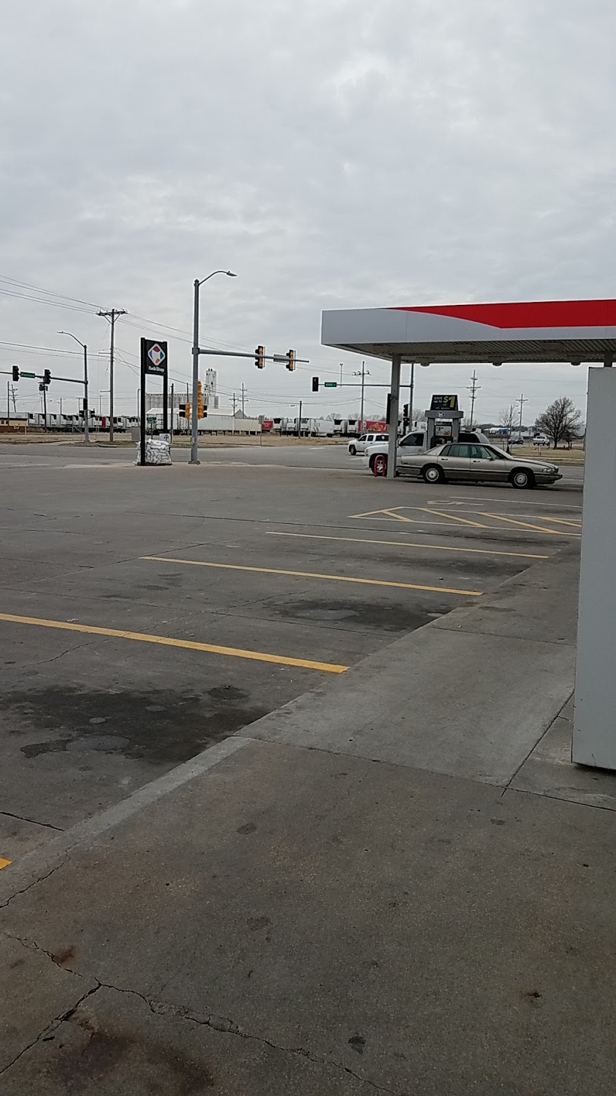 Kwik Shop | 8 N Main St, South Hutchinson, KS 67505, USA | Phone: (620) 663-1014