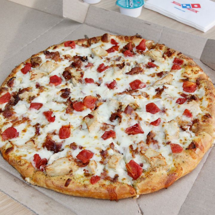 Dominos Pizza | 218 S State St, Jerseyville, IL 62052, USA | Phone: (618) 498-2111