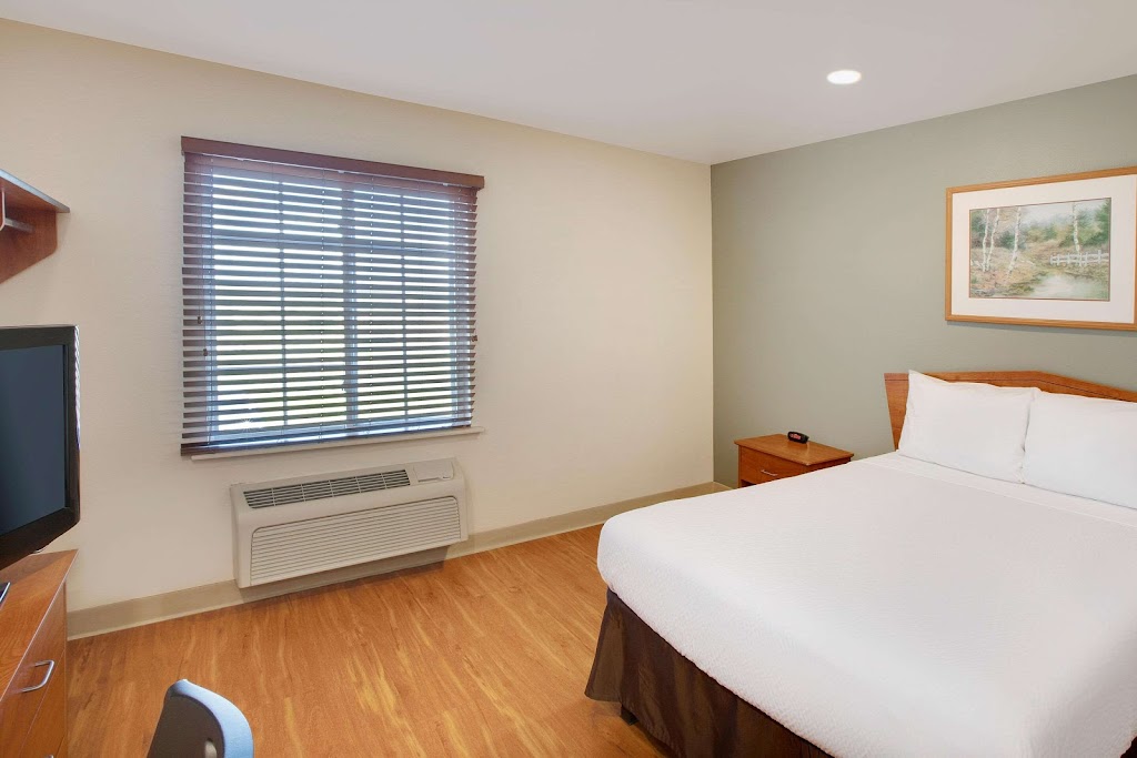 Americas Best Value Inn & Suites Clarence/Buffalo East | 9370 Main St, Clarence, NY 14031, USA | Phone: (716) 759-6845