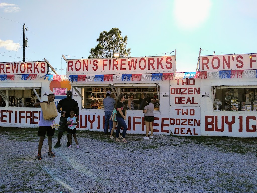 Rons Fireworks | 5065 US-377, Aubrey, TX 76227, USA | Phone: (904) 219-8190