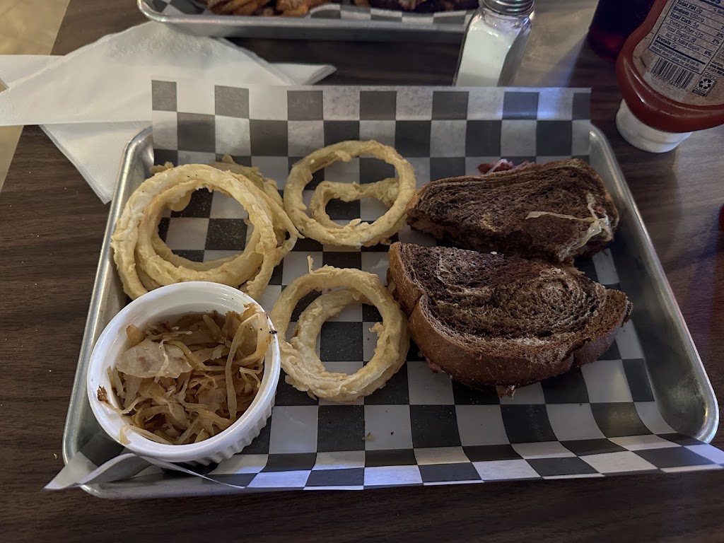 The Coneburg Grill and Pub | 904 Peabody St, Peabody, KS 66866, USA | Phone: (620) 983-2010