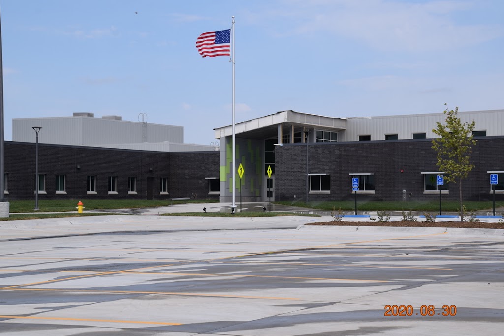 Falling Waters Elementary School | 5909 S 200th Ave, Omaha, NE 68135, USA | Phone: (402) 332-3938