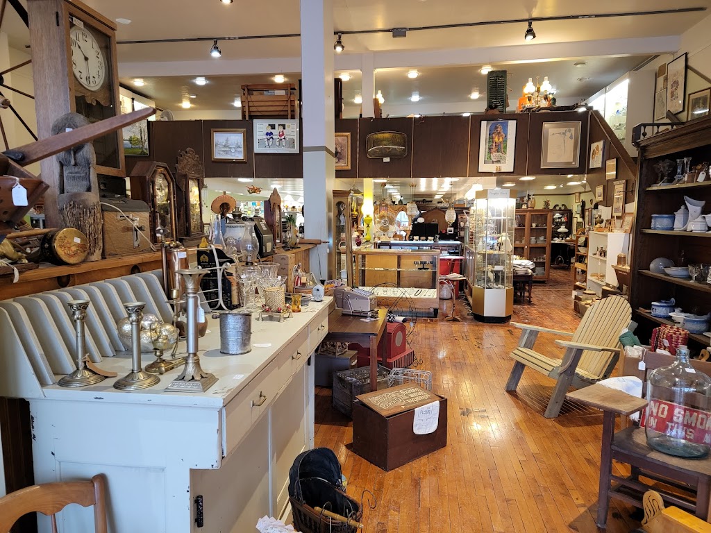 Rcs & Randys Antiques Co-Op | 212 Lake Shore Dr E, Dunkirk, NY 14048, USA | Phone: (716) 366-0933