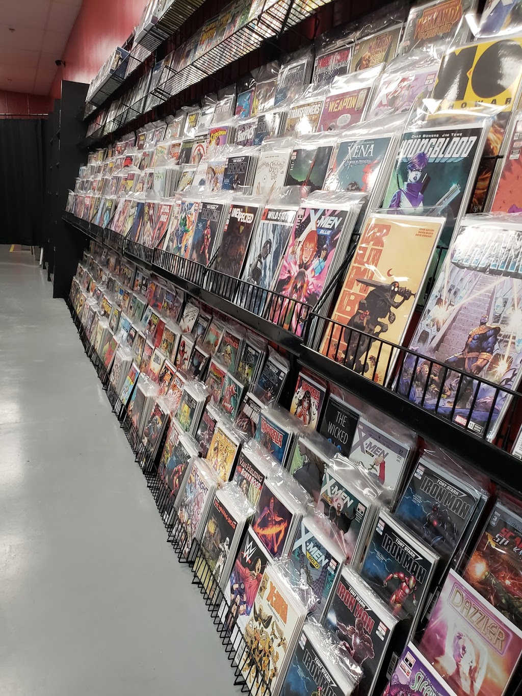 Fandomverse Comics | 3250 N Tenaya Way Ste. 106, Las Vegas, NV 89129, USA | Phone: (702) 677-7245