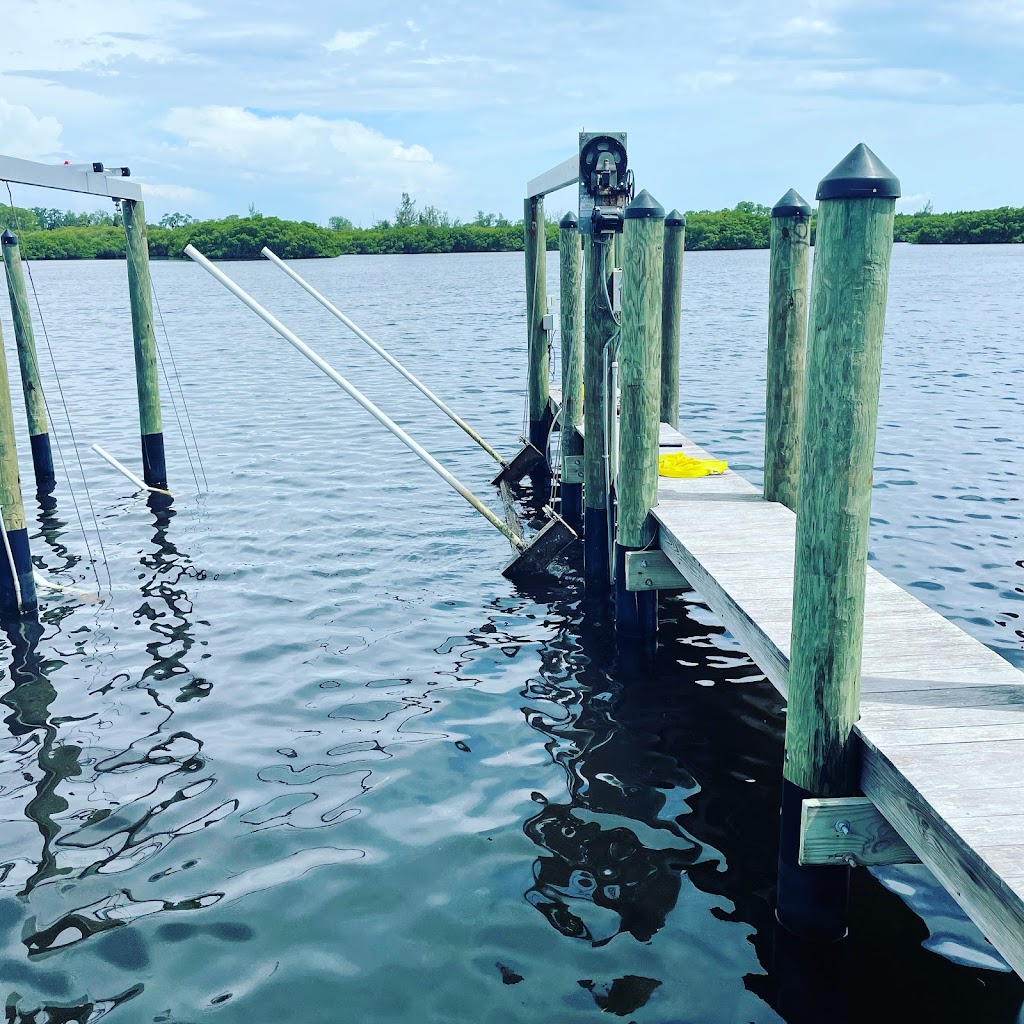 iBOATLIFTS, LLC | 2174 Clover Hill Rd, Palm Harbor, FL 34683, USA | Phone: (727) 505-0220