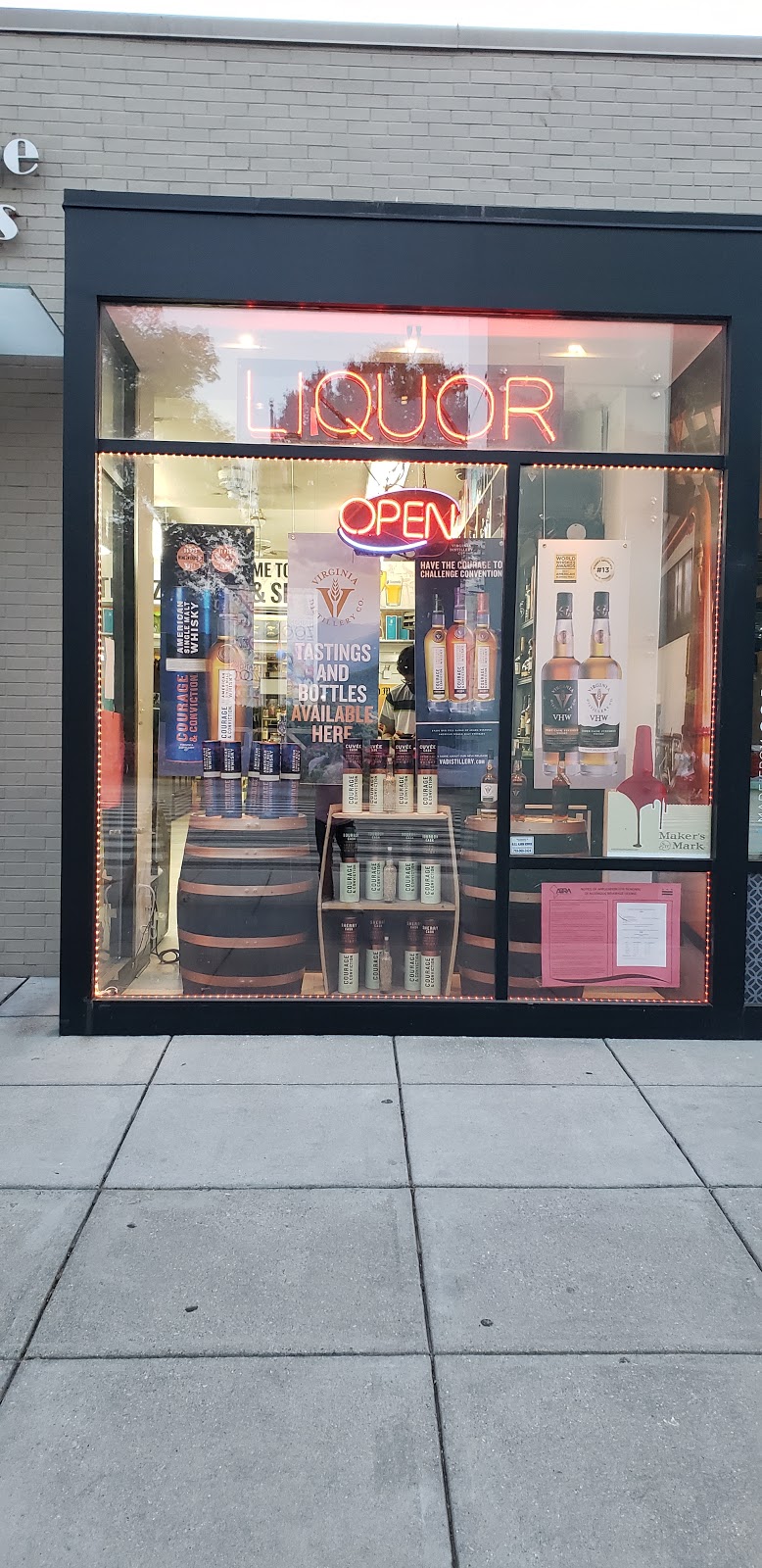 Zoo Wine & Spirits | 3000 Connecticut Ave NW Suite 3000 E, Washington, DC 20008, USA | Phone: (202) 750-8914