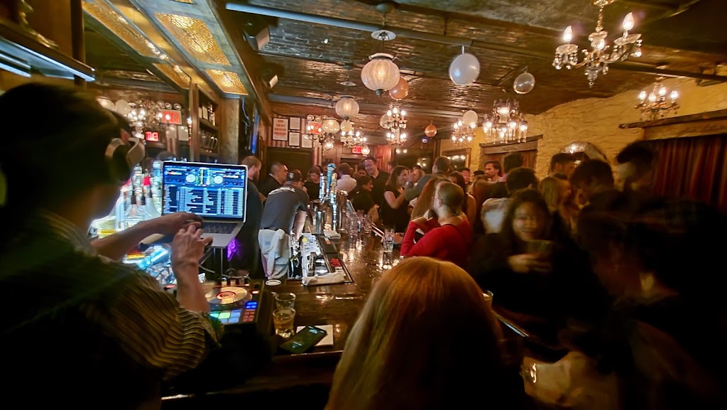 The Gin Mill | 442 Amsterdam Ave, New York, NY 10024, USA | Phone: (212) 580-9080