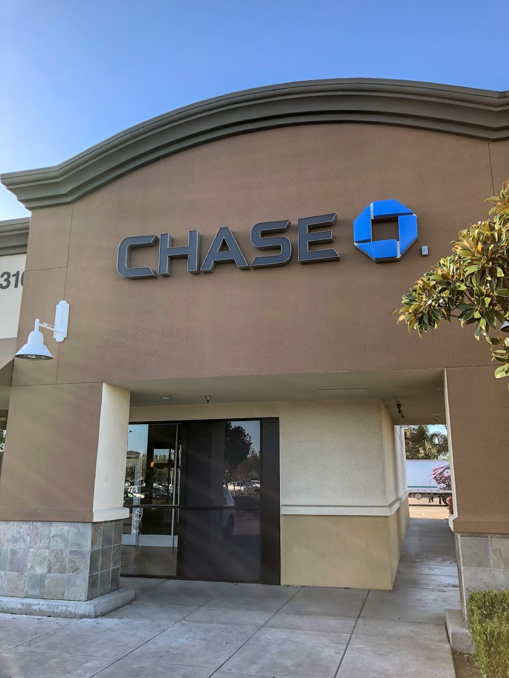 Chase Bank | 15318 S Harlan Rd, Lathrop, CA 95330, USA | Phone: (209) 858-1959