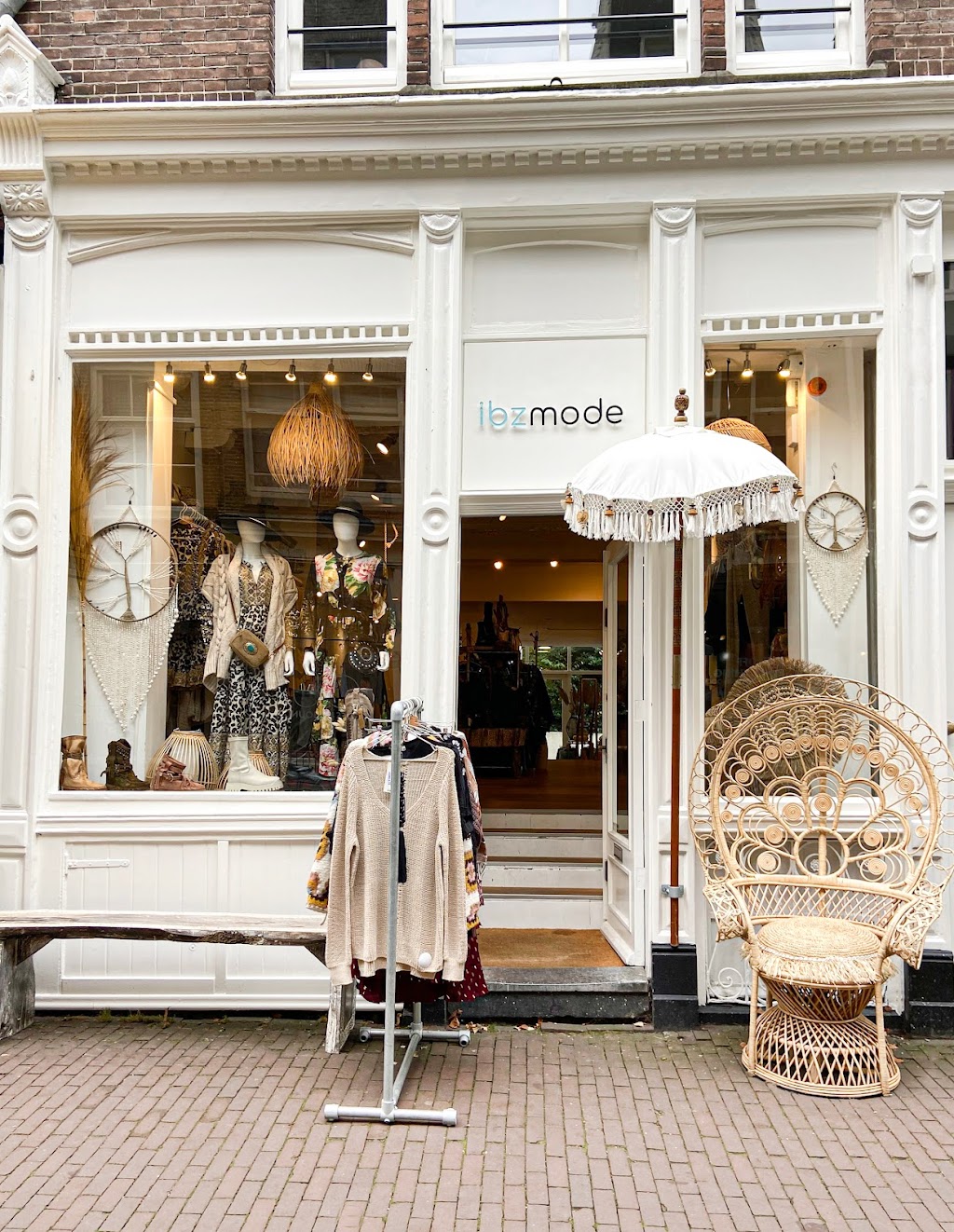 Ibizamode Store Amsterdam | Runstraat 9, 1016 GJ Amsterdam, Netherlands | Phone: 020 214 1041