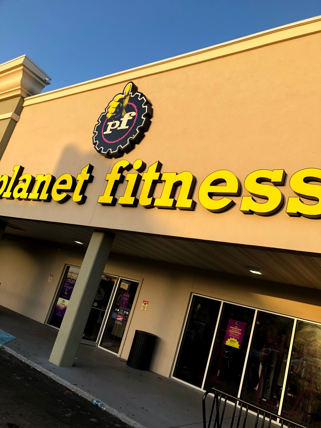 Planet Fitness | 5790 Crowder Blvd, New Orleans, LA 70127, USA | Phone: (504) 309-1600