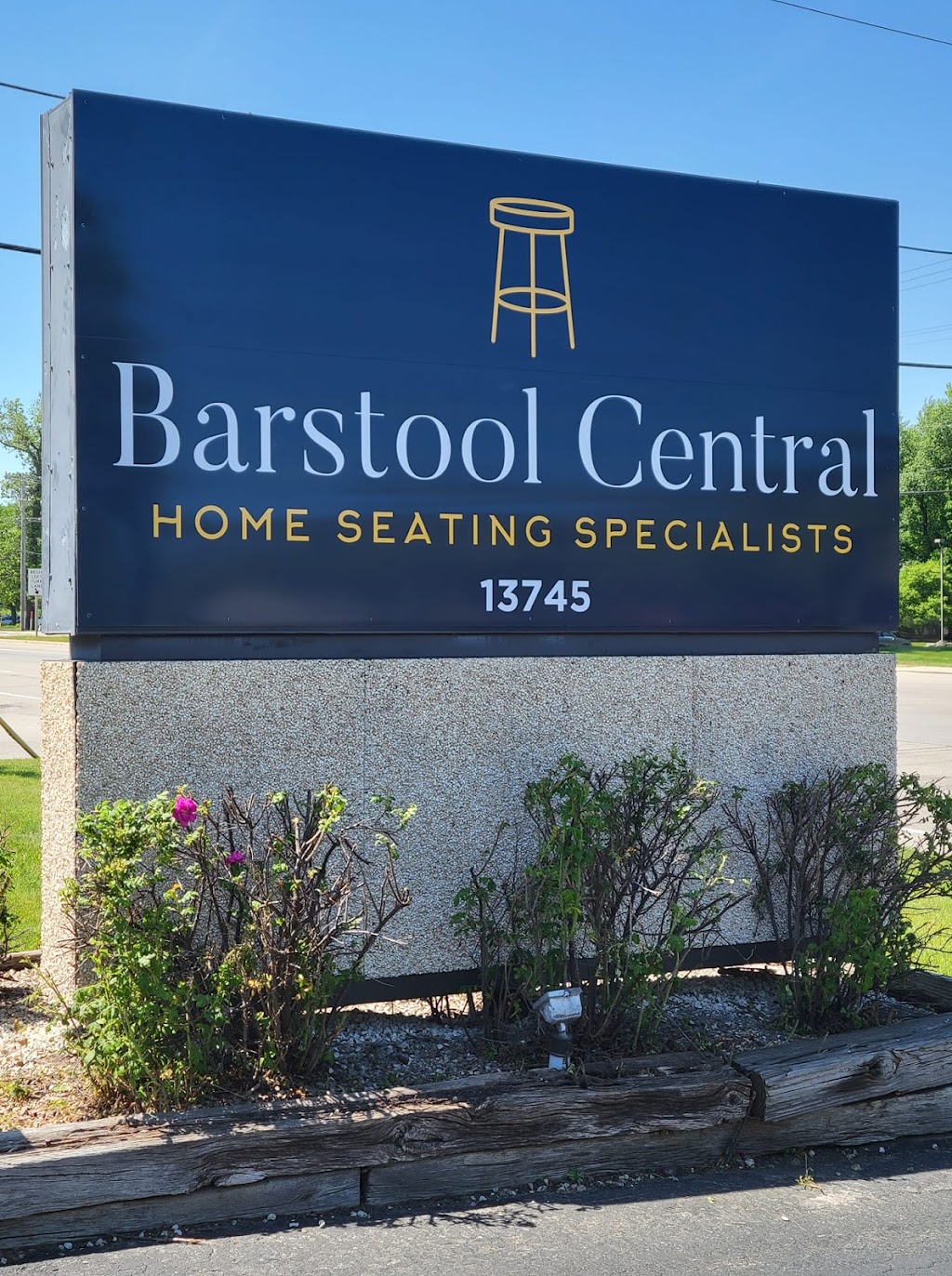 Barstool Central | 13745 W Capitol Dr, Brookfield, WI 53005, USA | Phone: (262) 754-8989