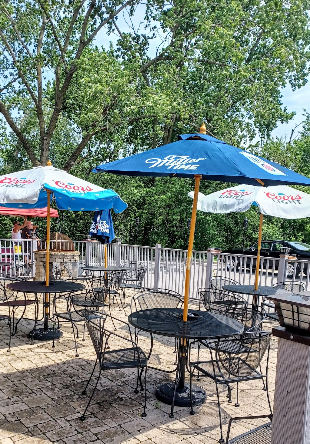 Cesars Sports Bar and Grill | 185 E Lake St, Bloomingdale, IL 60108, USA | Phone: (630) 582-2006
