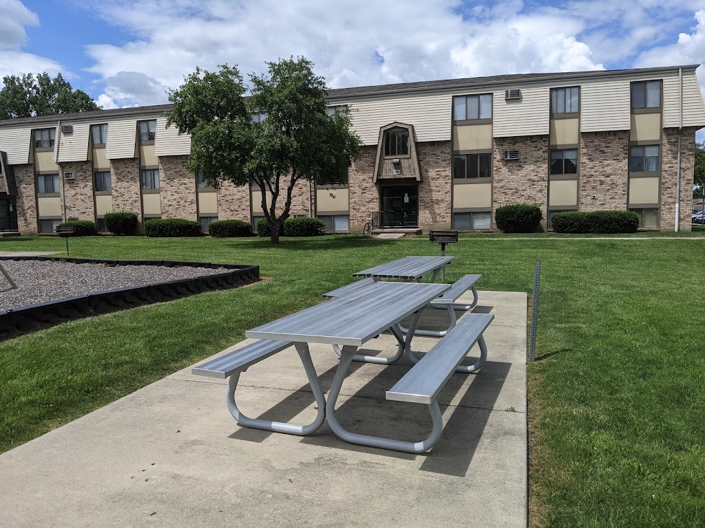 Ross Park Apartments | 1528 North St, Fremont, OH 43420, USA | Phone: (567) 998-4728