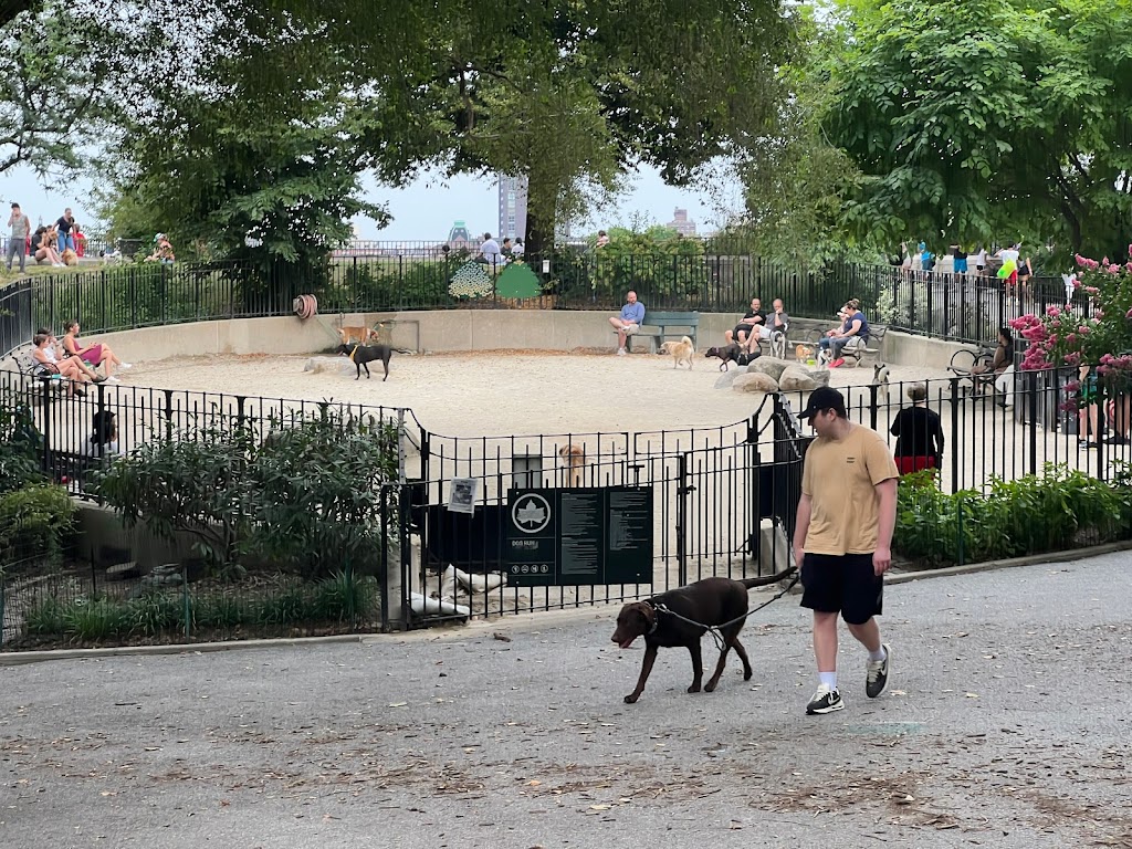 Carl Schurz Park Dog Runs | Carl Schurz Park, New York, NY 10028, USA | Phone: (212) 639-9675