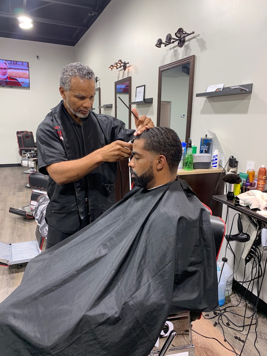 Pauls Barber Shop | 6425 Marlboro Pike, Forestville, MD 20747, USA | Phone: (301) 501-5011