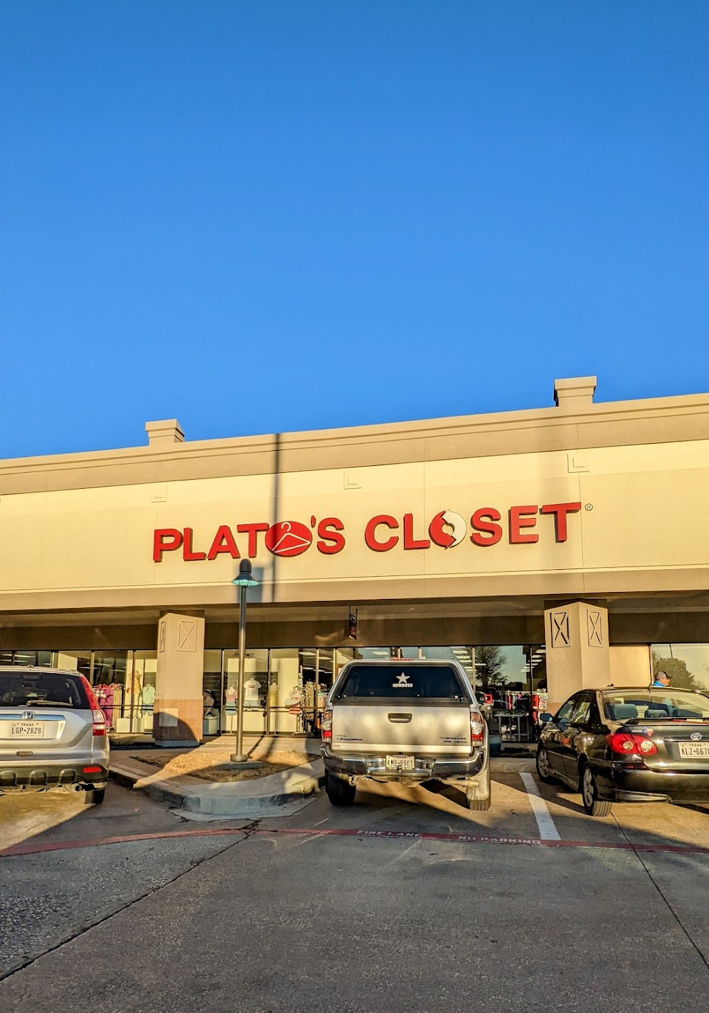 Platos Closet Carrollton, TX | 2710 N Josey Ln #316, Carrollton, TX 75007, USA | Phone: (469) 892-6974