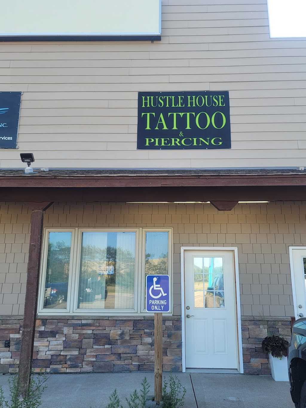 Hustle House Tattoo & Piercing | 26219 Fremont Dr Ste. 102, Zimmerman, MN 55398, USA | Phone: (612) 223-5751