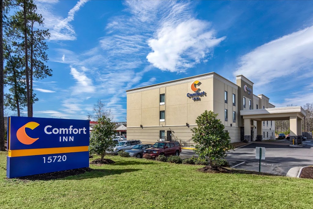 Comfort Inn South Chesterfield - Colonial Heights | 15720 Woods Edge Rd, Colonial Heights, VA 23834, USA | Phone: (804) 214-3372