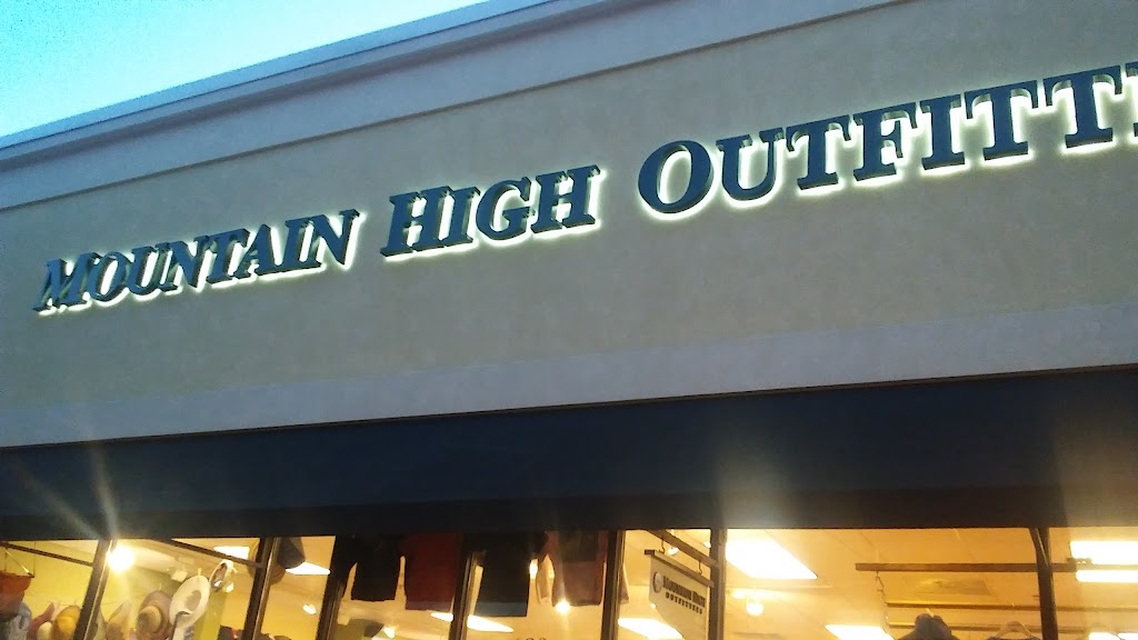 Mountain High Outfitters | Shops of Grand River, 6200 Grand River Blvd E, Leeds, AL 35094, USA | Phone: (205) 699-8264