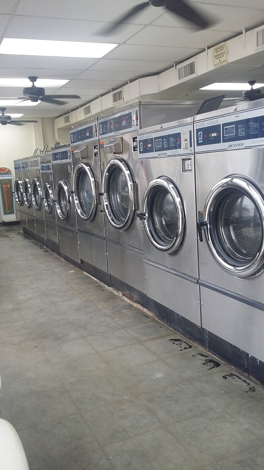 Yadkinville Coin laundry | 548 E Main St, Yadkinville, NC 27055, USA | Phone: (336) 659-3069