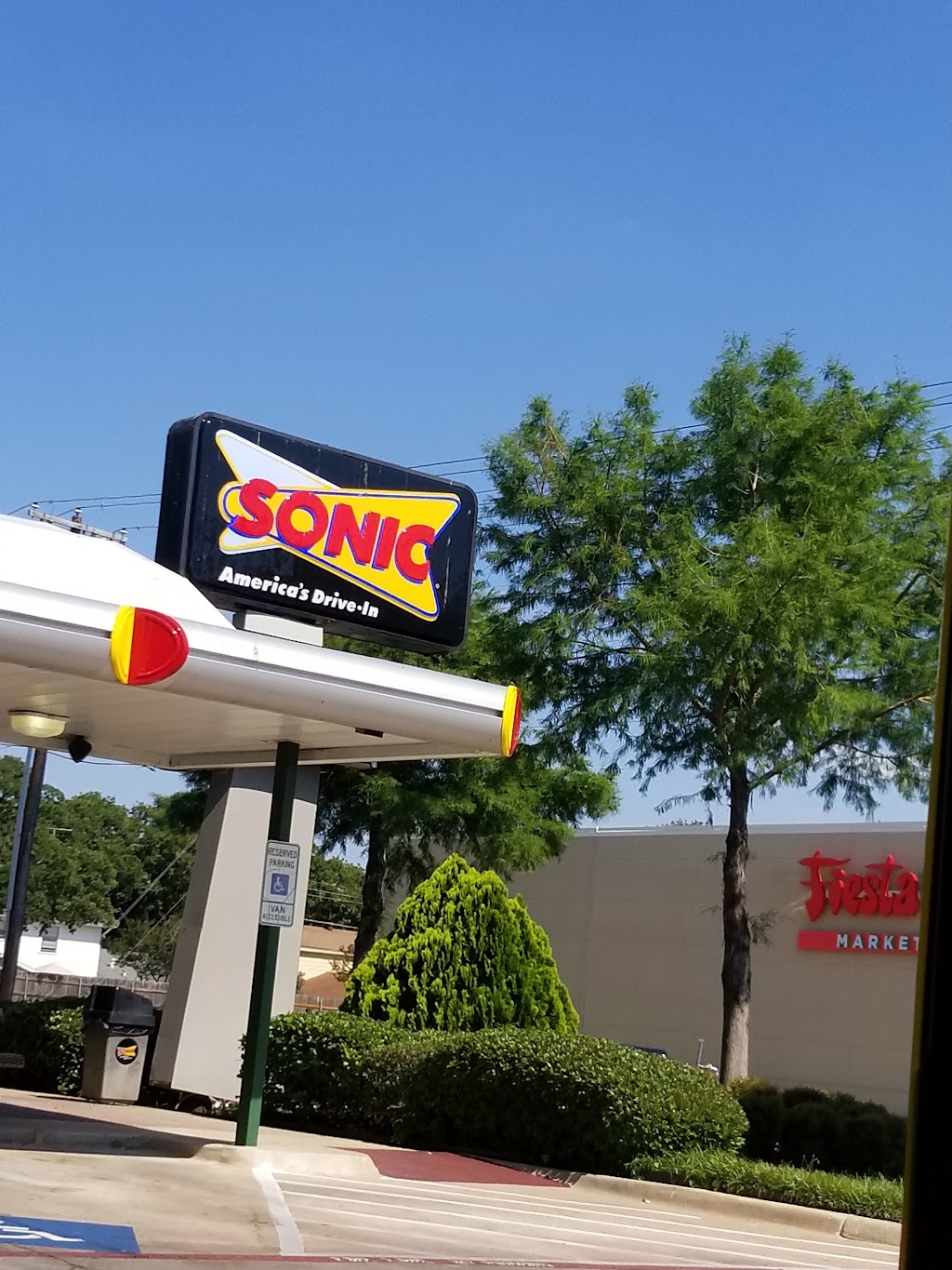 Sonic Drive-In | 2327 W Shady Grove Rd, Irving, TX 75060, USA | Phone: (972) 986-5828