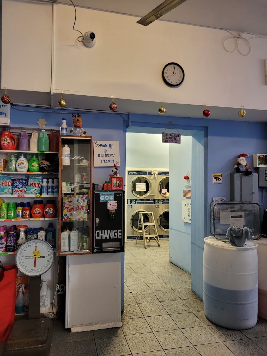 Garden Laundromat | 108-14 Myrtle Ave, Queens, NY 11418, USA | Phone: (718) 441-3164