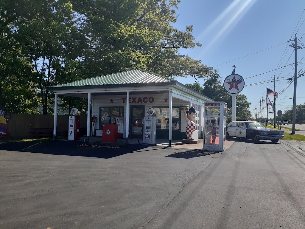 Super Freeze Drive In | 6865 Erie Rd, Derby, NY 14047, USA | Phone: (716) 947-5557