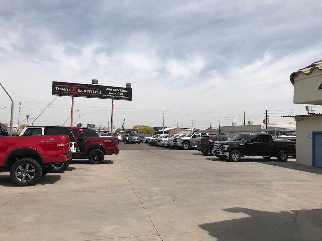 Town & Country Motors | 449 S Country Club Dr, Mesa, AZ 85210, USA | Phone: (480) 615-3256