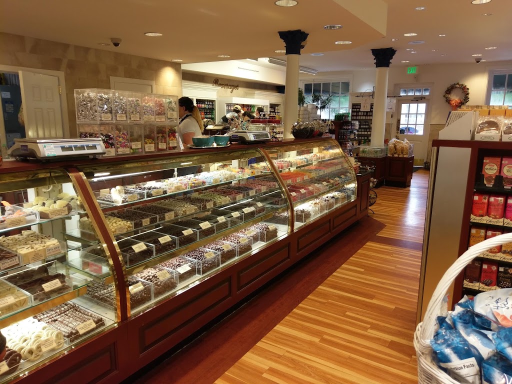 Wythe Candy & Gourmet Shop | 414 W Duke of Gloucester St, Williamsburg, VA 23185 | Phone: (757) 229-4406