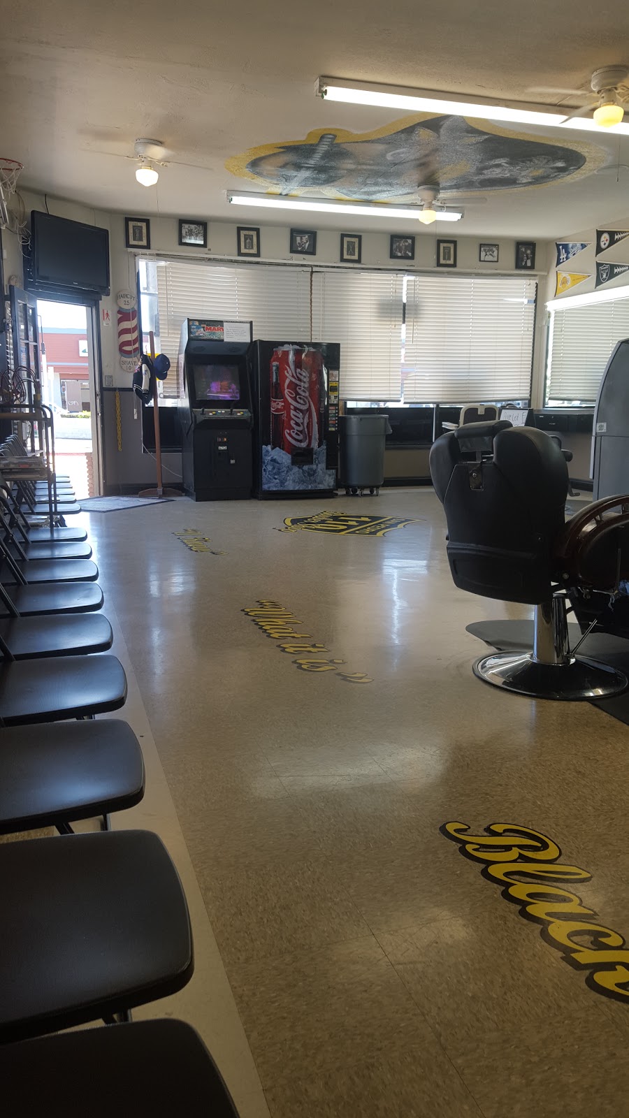 110 Barber Shop | 1501 S Gaffey St, San Pedro, CA 90731, USA | Phone: (310) 547-2887