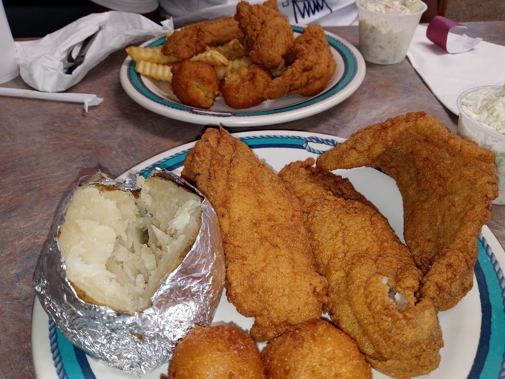 Juniors Seafood Restaurant and Grill | 9349 N Main St, Jacksonville, FL 32218, USA | Phone: (904) 751-9180