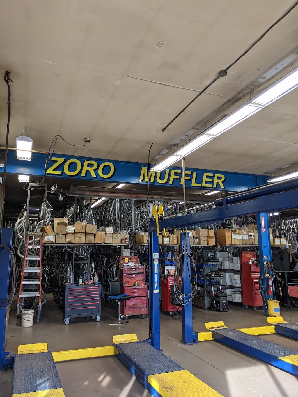 Zoro Muffler | 824 Niagara St, Welland, ON L3C 1M3, Canada | Phone: (905) 735-9610