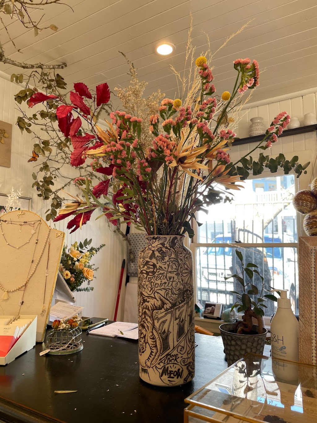 Sweetness and Light Floral Design | 301 1st St, Benicia, CA 94510, USA | Phone: (707) 652-5599