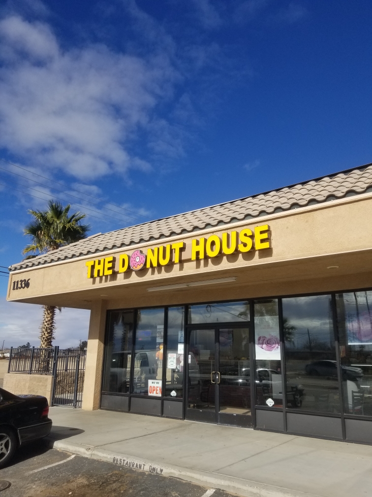 The Donut House | 11336 Bartlett Ave A, Adelanto, CA 92301, USA | Phone: (760) 523-1084