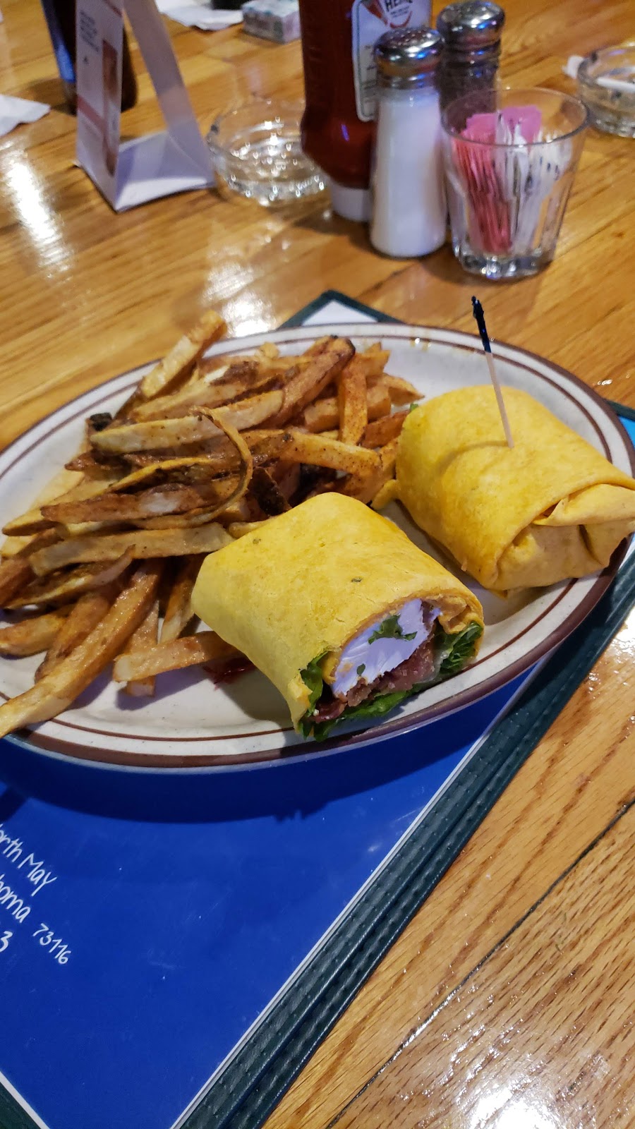 Cousins Bar & Grill | 6509 N May Ave, Oklahoma City, OK 73116, USA | Phone: (405) 840-5053