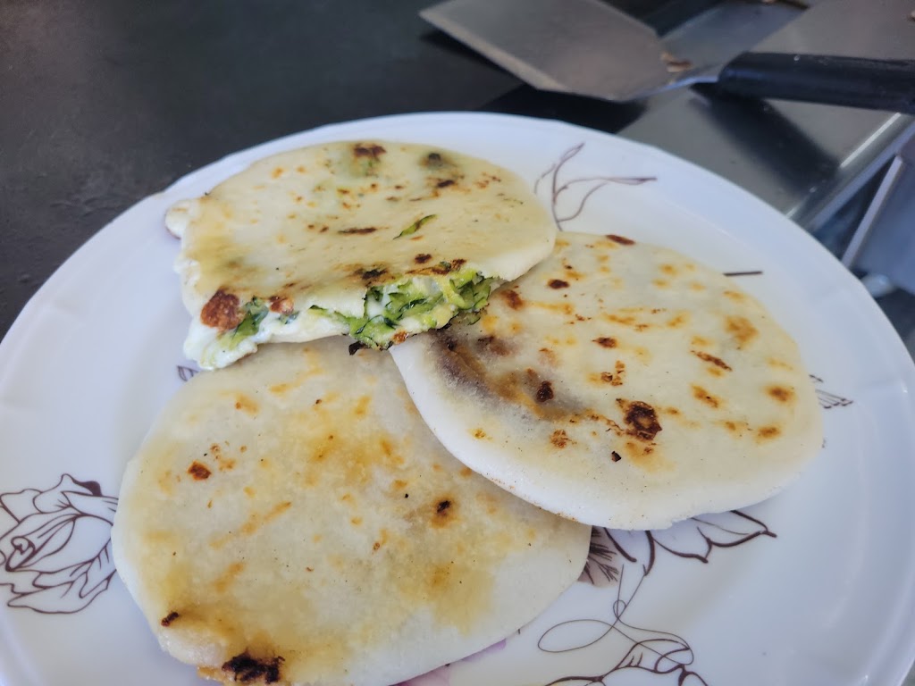 Pupusas Lissgaby | 7655 SE 126th Pl suite 2, Belleview, FL 34420, USA | Phone: (352) 203-4640