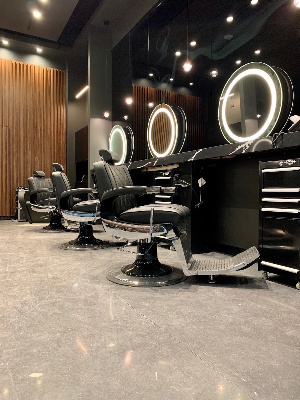 Tonic Barber | 3180 Galleria, Edina, MN 55435, USA | Phone: (952) 224-3300