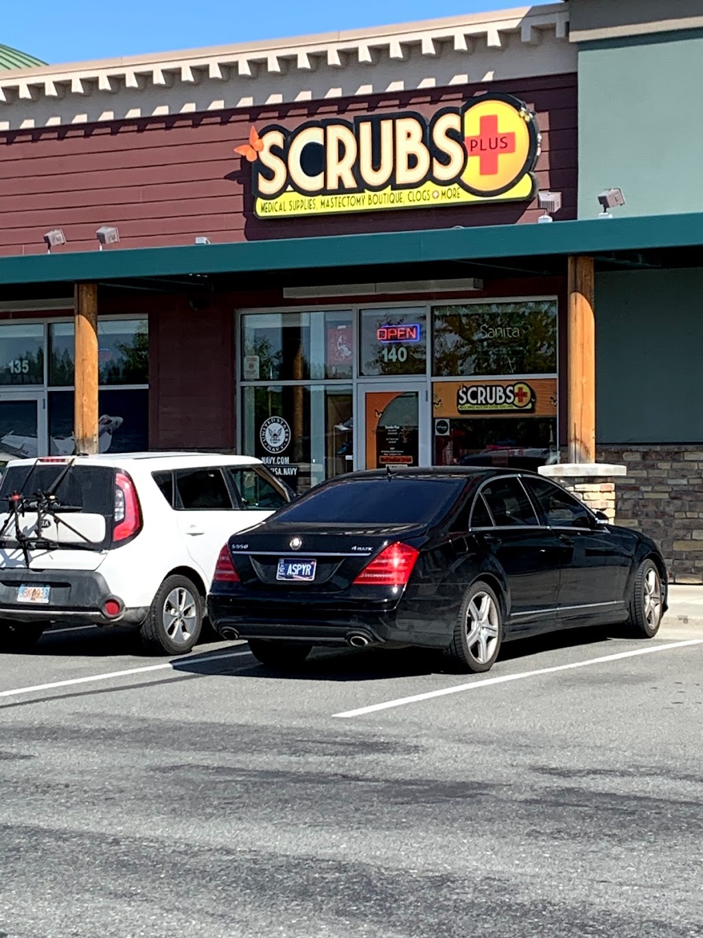 Scrubs Plus | 1106 N Muldoon Rd #140, Anchorage, AK 99504, USA | Phone: (907) 677-2782