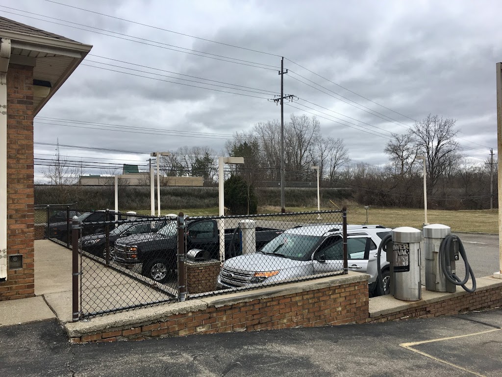 Thomsons Choo Choo Car Wash | 19076 Northville Rd, Northville, MI 48168, USA | Phone: (248) 234-1528