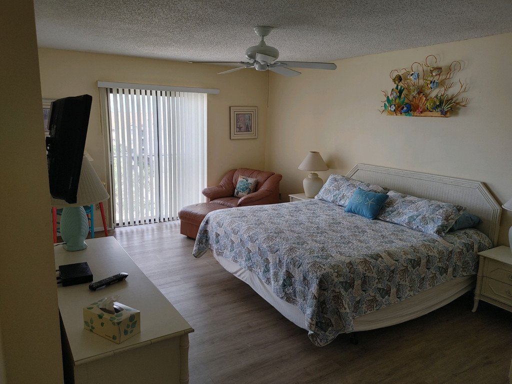 Reef Club Condos IRB 420 Harbor Dr S, Indian Rocks Beach, FL 33785