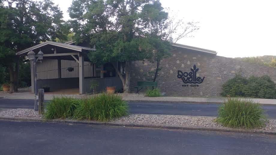 Doe Valley Swim & Tennis Club | 3306 Doe Valley Pkwy, Brandenburg, KY 40108, USA | Phone: (270) 422-3981