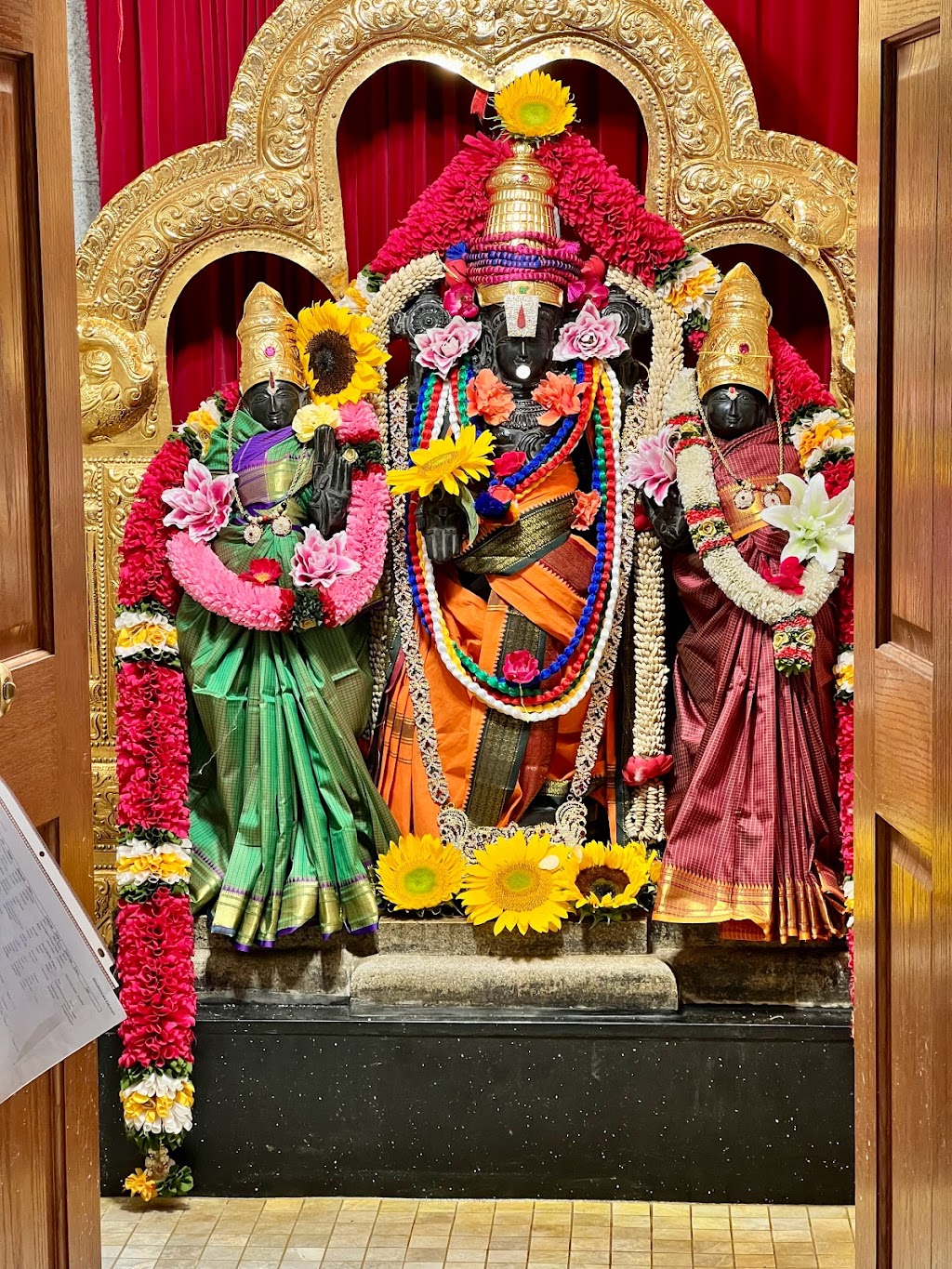 Hindu Temple of Wisconsin | W243N4063 Pewaukee Rd, Pewaukee, WI 53072, USA | Phone: (262) 695-1200