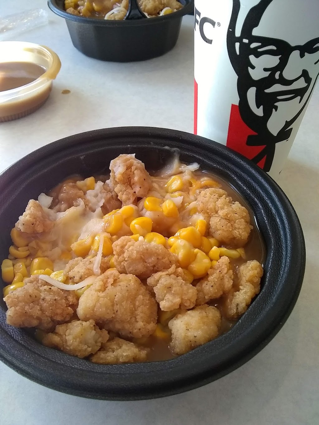 KFC | 821 W Maple St, Hartville, OH 44632 | Phone: (330) 877-0767