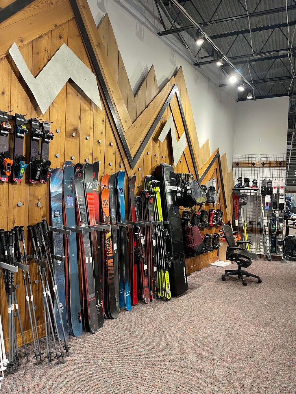 Alpine Shop - Kirkwood, MO | 440 N Kirkwood Rd, Kirkwood, MO 63122, USA | Phone: (314) 962-7715